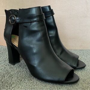 Madden Girl Women’s Black Berk Faux Leather Peep Toe Ankle Boots Size 9.5